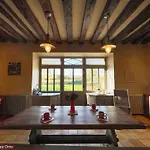 Corps De Ferme Restaure Avec Piscine Interieure Chauffee - Fr-1-497-164