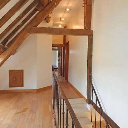 Corps De Ferme Spacieux Avec Piscine Intérieure Et Jardin En Normandie - Fr-1-497-164