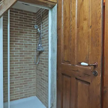 Corps De Ferme Spacieux Avec Piscine Intérieure Et Jardin En Normandie - Fr-1-497-164 Rémalard