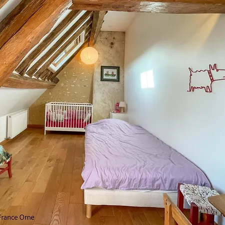 Corps De Ferme Spacieux Avec Piscine Intérieure Et Jardin En Normandie - Fr-1-497-164