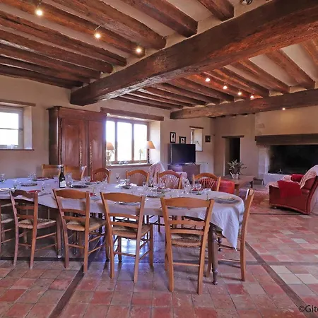 Corps De Ferme Restaure Avec Piscine Interieure Chauffee - Fr-1-497-164