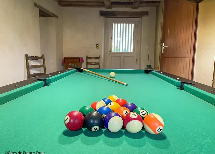 Corps De Ferme Restaure Avec Piscine Interieure Chauffee - Fr-1-497-164