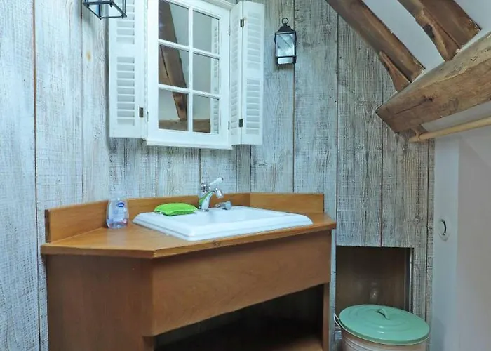 Holiday home Corps De Ferme Restaure Avec Piscine Interieure Chauffee - Fr-1-497-164 *