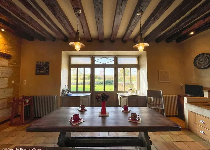 Corps De Ferme Restaure Avec Piscine Interieure Chauffee - Fr-1-497-164